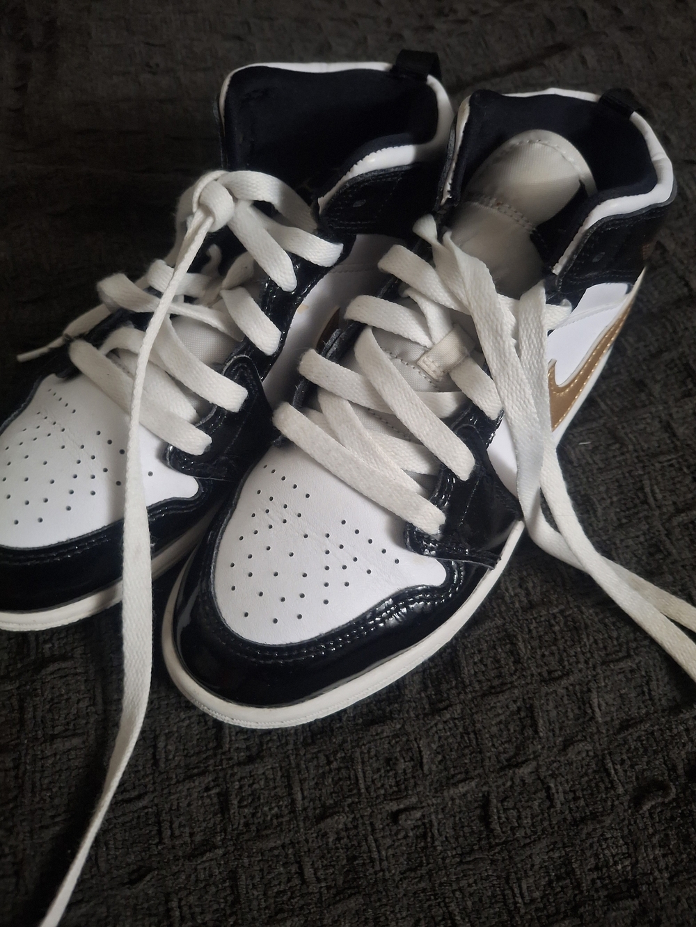 Nike Kids High-Top Sneakers in White, Black & Gold